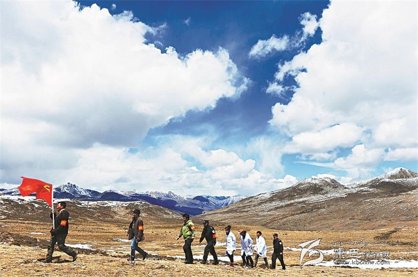 蟲(chóng)草季，巡行高原的黨員服務(wù)隊(duì)