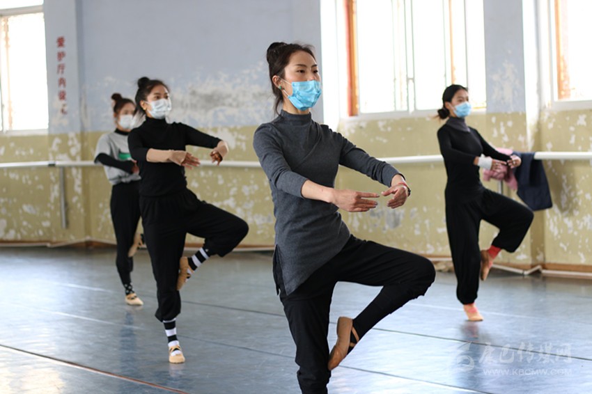 我州文藝場(chǎng)館有序“復(fù)蘇”